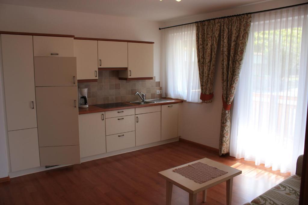 Appartement Tschivon Schenna Rom bilde